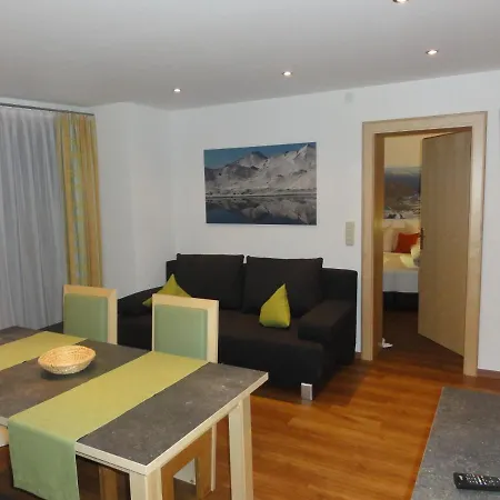 Haus Raetia Apartman Serfaus