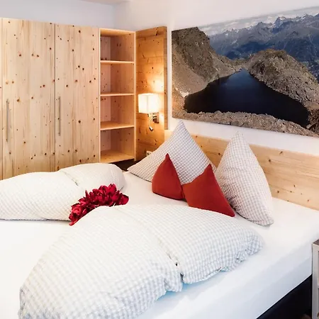 Haus Raetia Apartman Serfaus