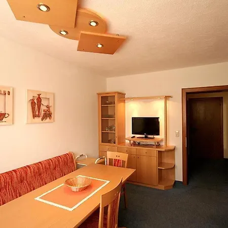 Haus Raetia Apartman *