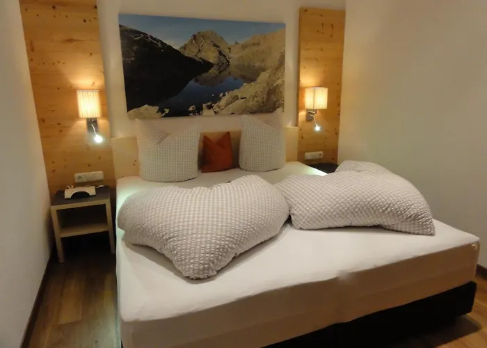 Haus Raetia * سيرفاوس