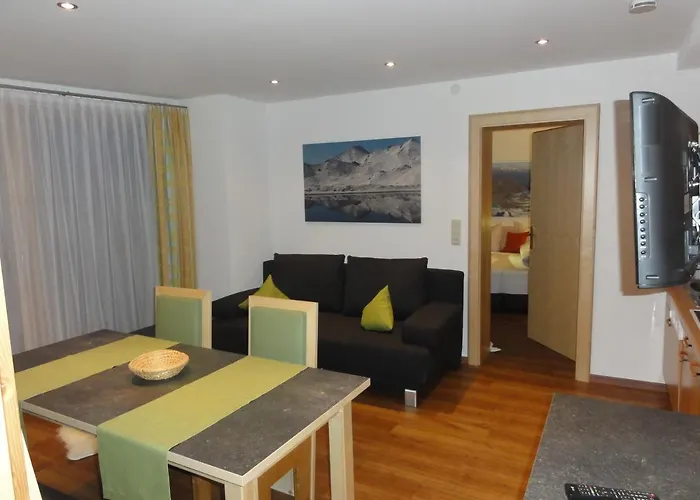 Haus Raetia Apartamento Serfaus