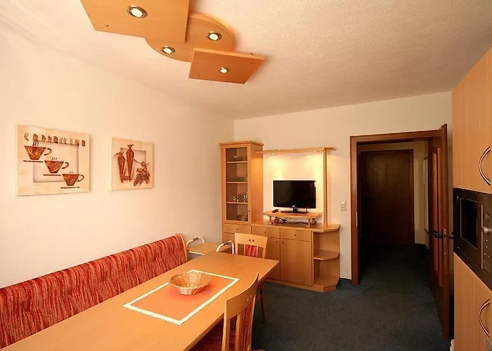 Haus Raetia شقة *