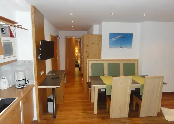 Haus Raetia Apartmán *